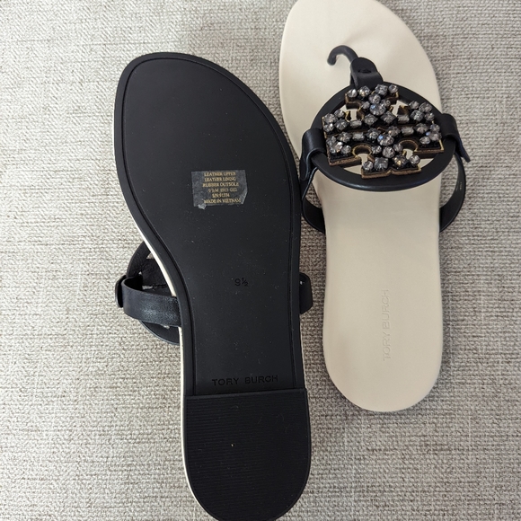 NIB Crystal Miller Soft Sandals - Picture 5 of 12